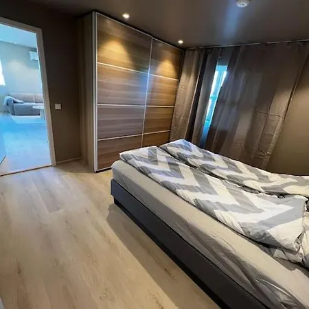 Nyoppusset Midt I Sentrum *