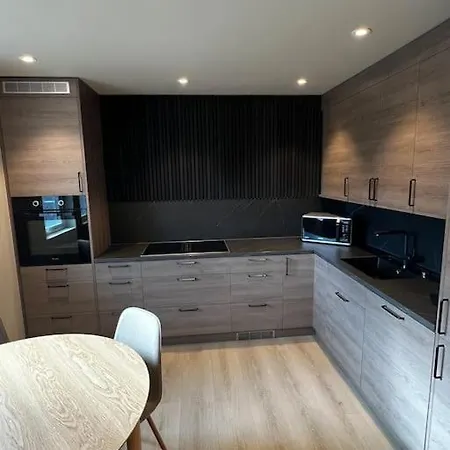 Nyoppusset Midt I Sentrum * ורדאל